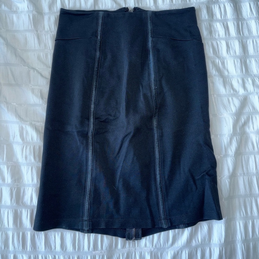 Black Bebe pencil skirt size 0.
